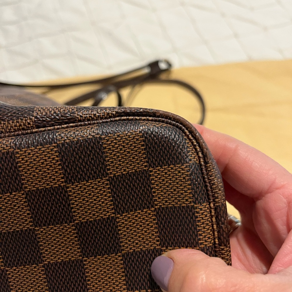 Louis Vuitton Neverfull - Picture 12 of 16
